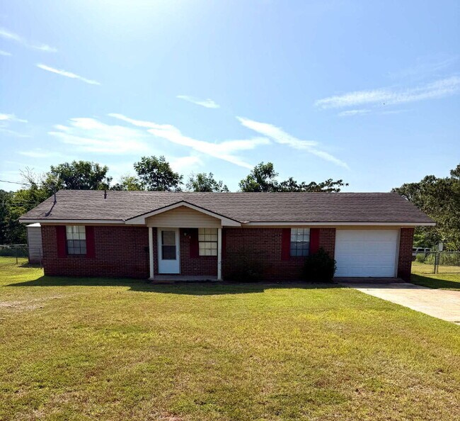 Building Photo - Available now FOR RENT in Enterprise, AL!!