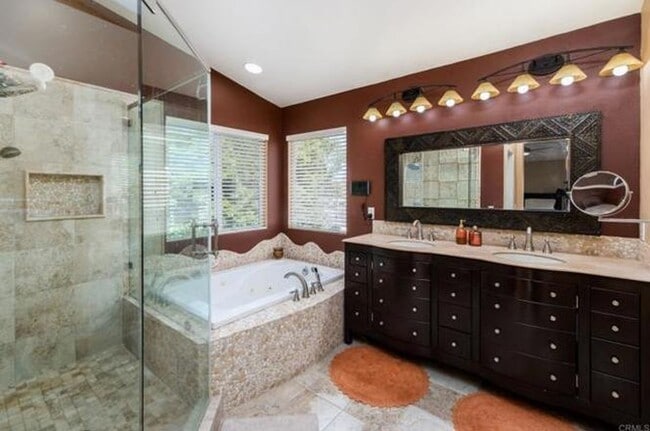 Building Photo - 5 Bedroom Home in Carmel Valley Cul-de-Sac