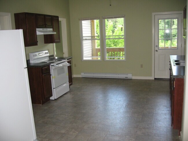 Building Photo - 259 E Main St