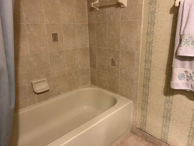 Building Photo - 4991 Bonsai Cir