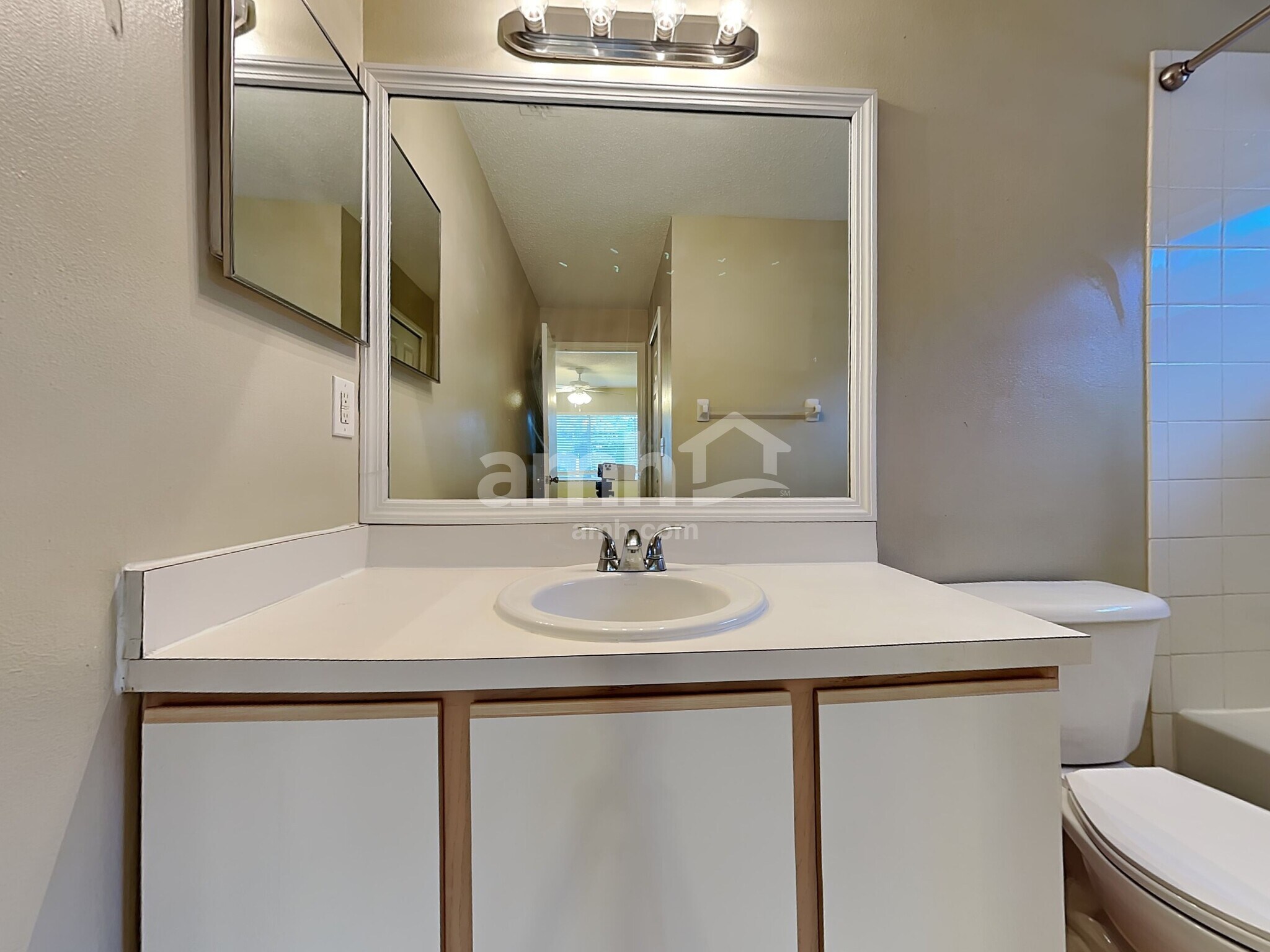 Building Photo - 4426 Country Hills Blvd