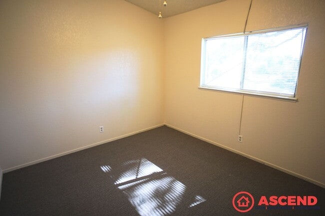 Building Photo - 4600 Beechwood St