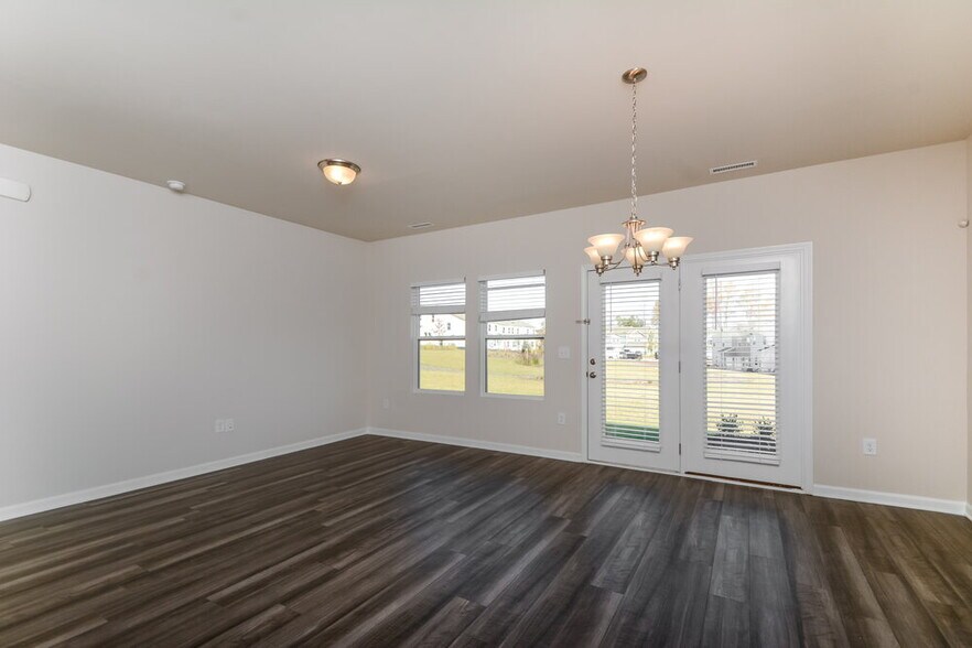 Building Photo - 217 Brook Farm Ln