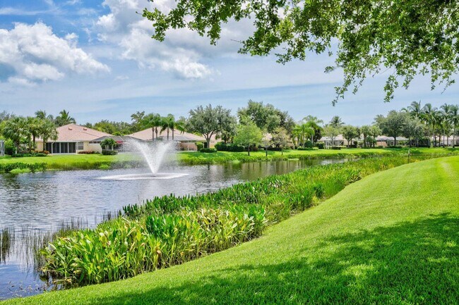 Building Photo - 923 Magdalena Rd