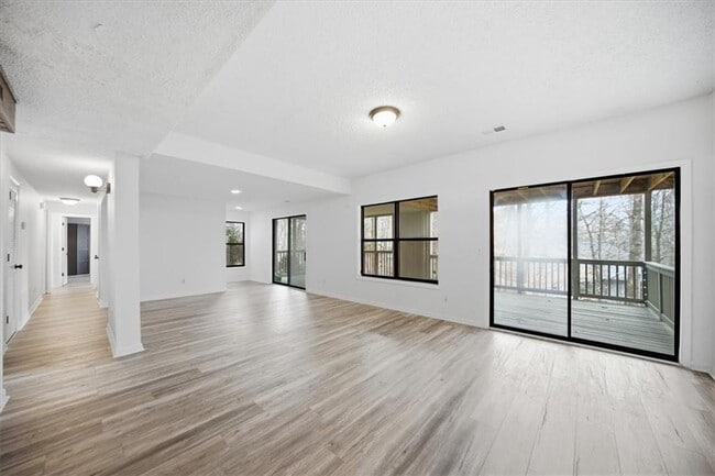 Building Photo - 530 Matterhorn Way