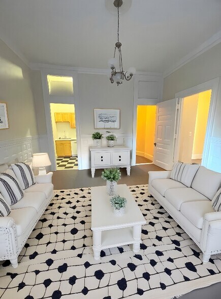 Building Photo - 471 Commonwealth Ave