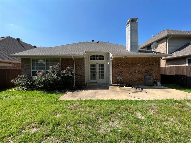 Building Photo - 9811 Cliffside Dr
