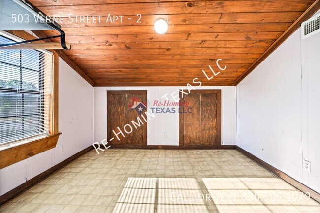 Building Photo - 503 Verne St