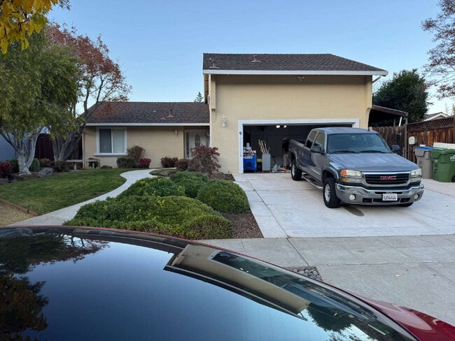 Building Photo - A very nice Studio in a nice neighborhood in South San Jose