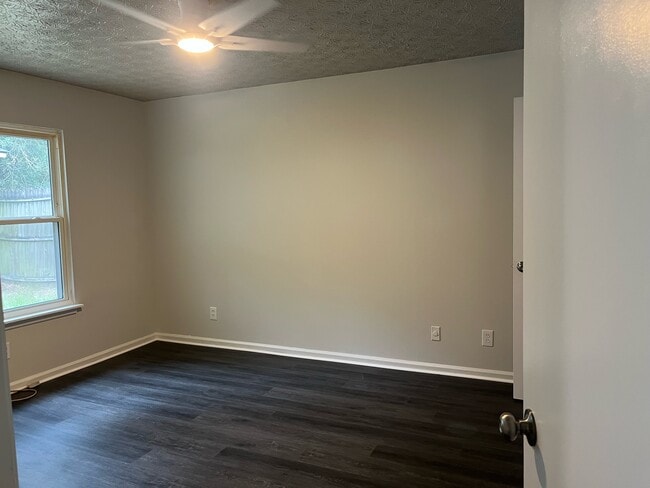 Building Photo - 110 Peachtree Dr