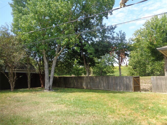 Building Photo - 2045 Western Village Ln
