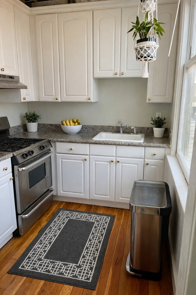 Building Photo - 550 Fell St