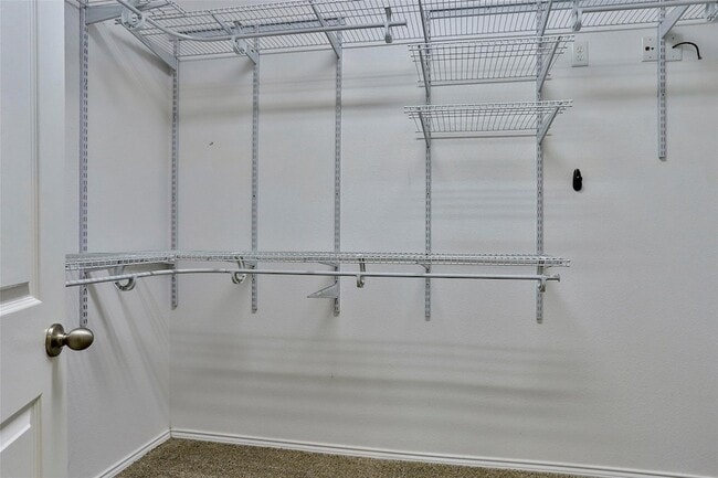 Building Photo - 15529 Landing Creek Ln