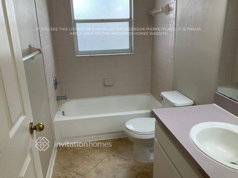 Building Photo - 9417 Hunters Pond Dr