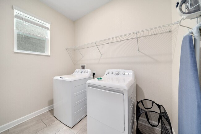 Building Photo - 781 Drop Shot Dr