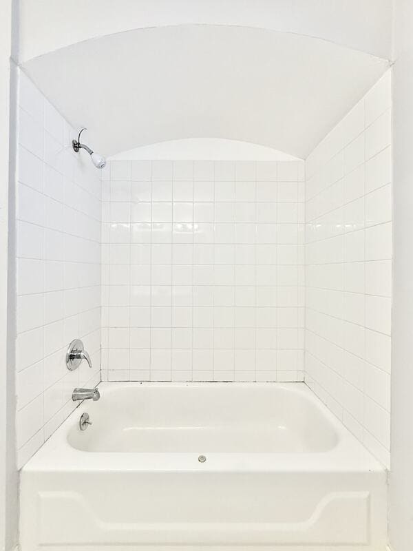 Building Photo - 1501 S Hillcrest Ave