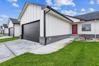 Building Photo - 5121/23 S Chase Ave