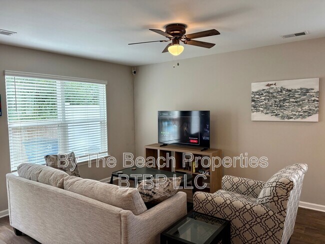 Building Photo - 194 Spencer Cir