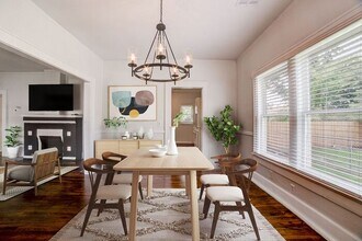 Building Photo - Charming 3/1 Near TU! Make this your new home!