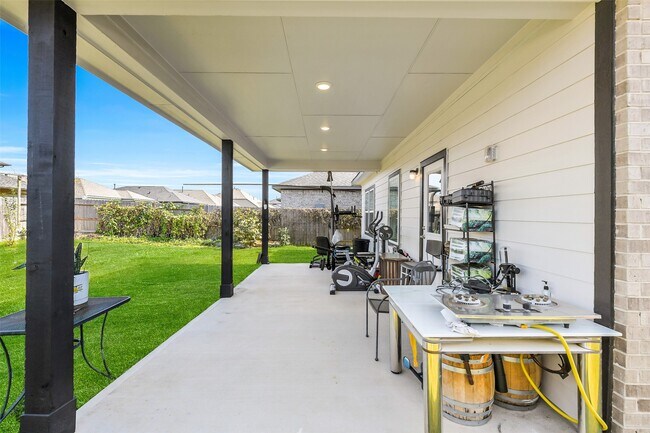 Building Photo - 22222 Opa Gln Dr