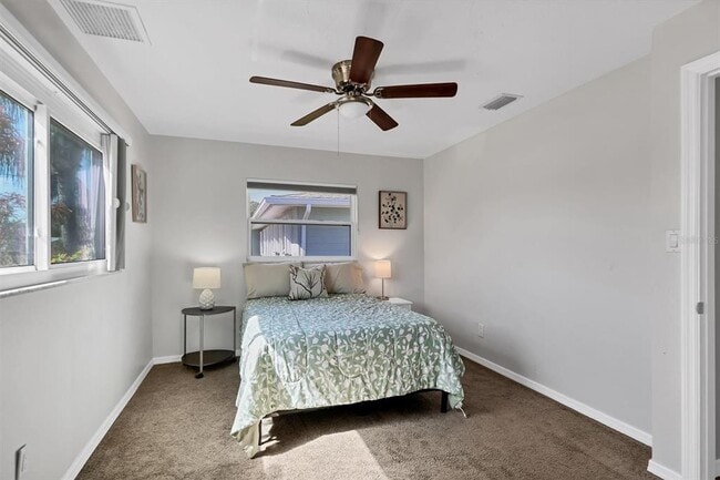 Building Photo - 3425 Fairview Dr