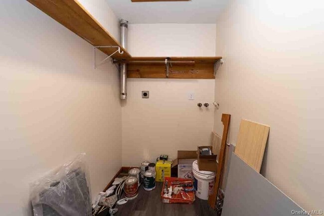 Building Photo - 132 Red Top Rd