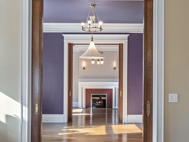 Building Photo - 1210 N Astor St