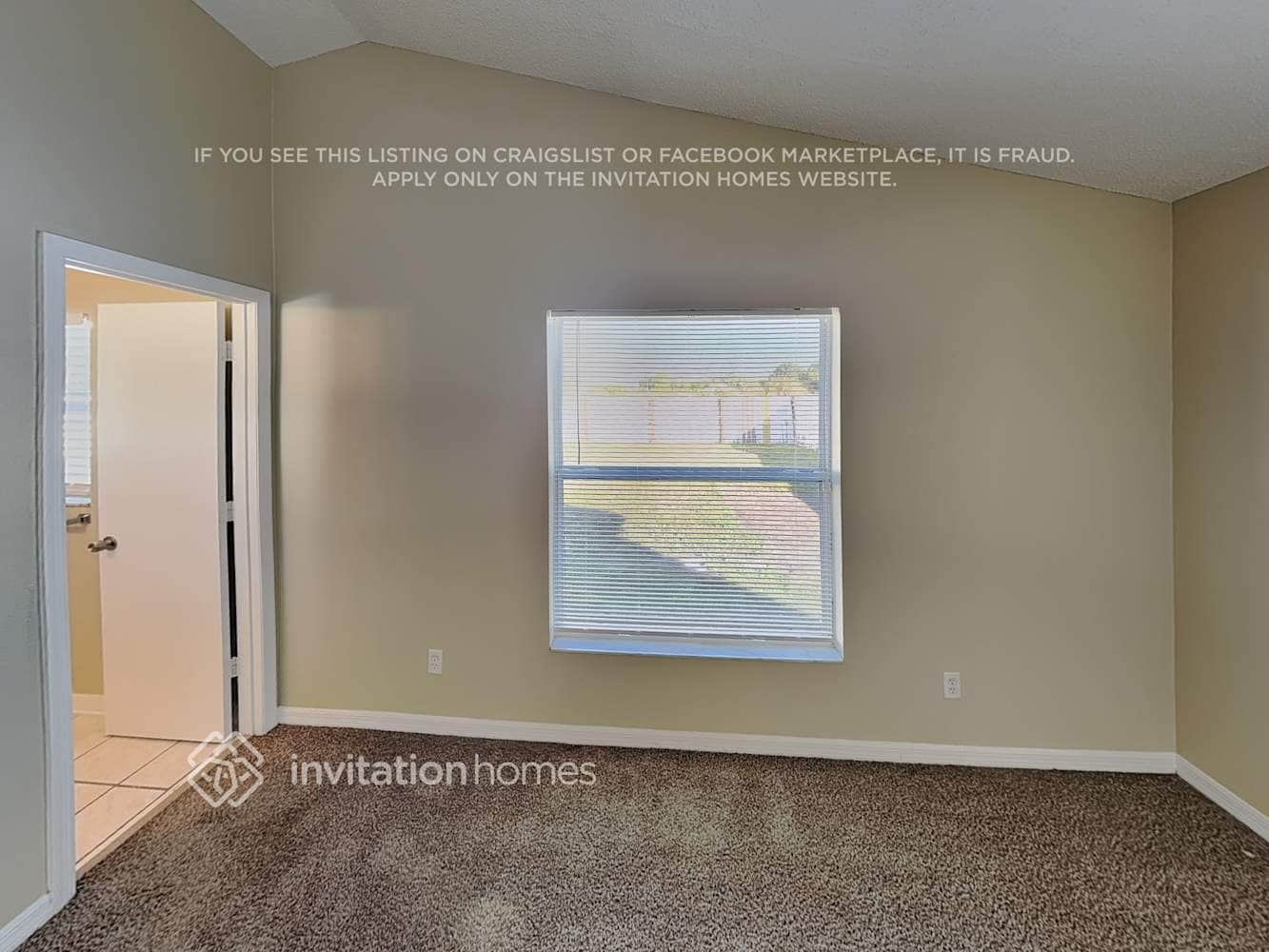 Building Photo - 9624 Hollyhill Dr