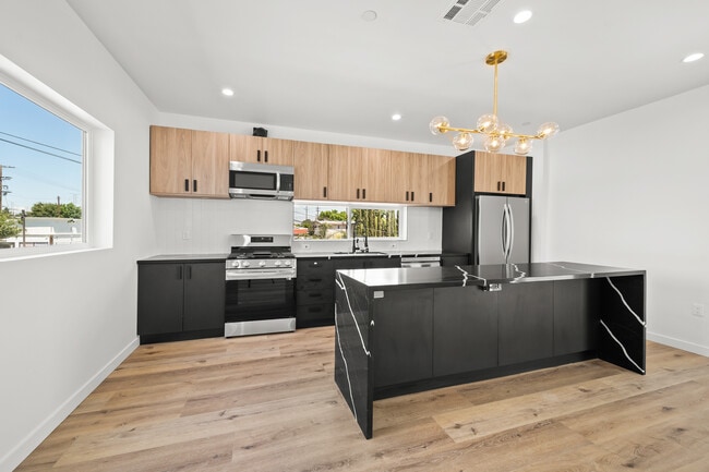 Building Photo - 6049 Craner Ave