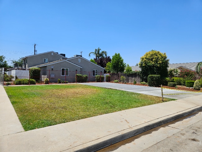 Building Photo - 421 Tait Ave