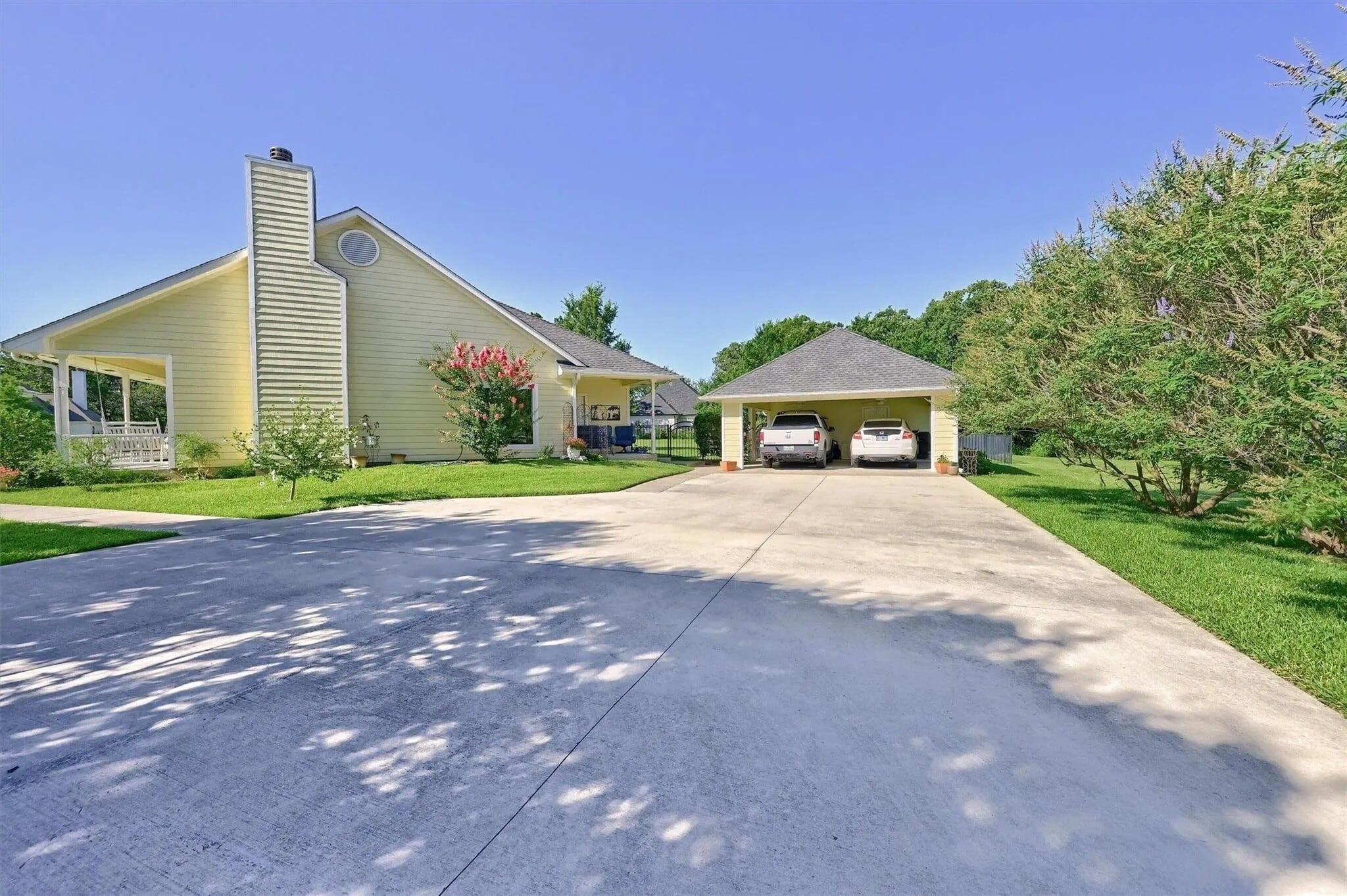 Building Photo - 122 Comanche Dr