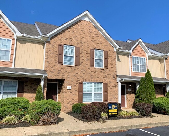 Building Photo - Two bedroom townhome for rent!