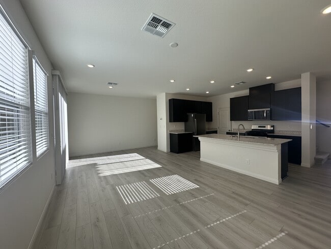 Building Photo - 9125 Rivington Ave