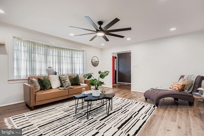 Building Photo - 119 E Padonia Rd