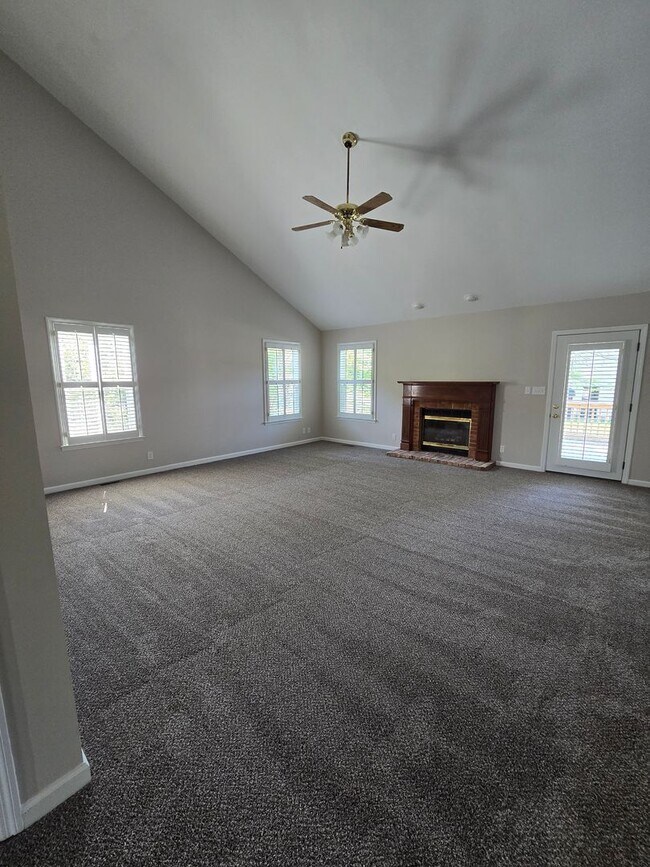Building Photo - 2710 Runnymeade Dr