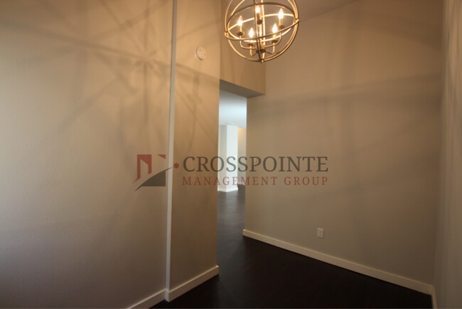 Building Photo - Available Now! 2 bedroom in Historic Charn...