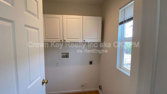 Building Photo - 435 Centre Ct Dr