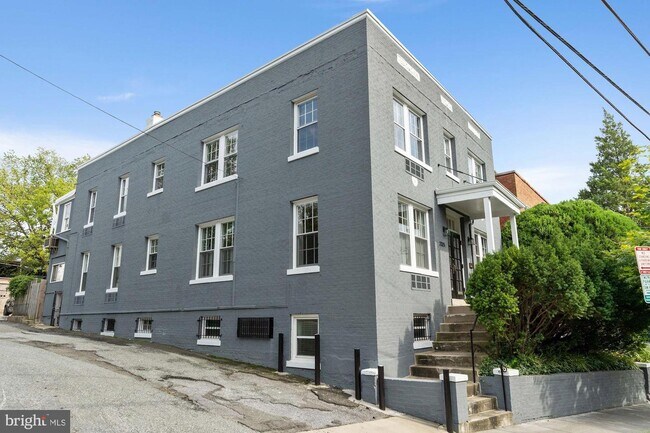 Building Photo - 2325 37th St NW
