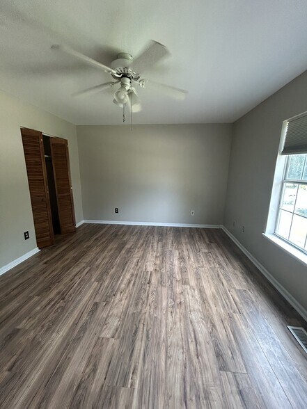 Building Photo - 226 Plantation Dr