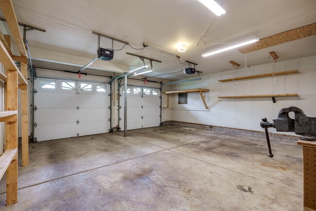 Building Photo - 4024 Quail Bush Dr