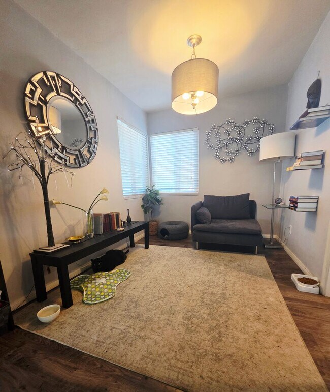 Building Photo - $5,500 - Beautiful 3BR/2BA Home on ? Acre ...