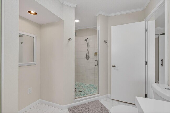 Building Photo - 802 Mallard Dr