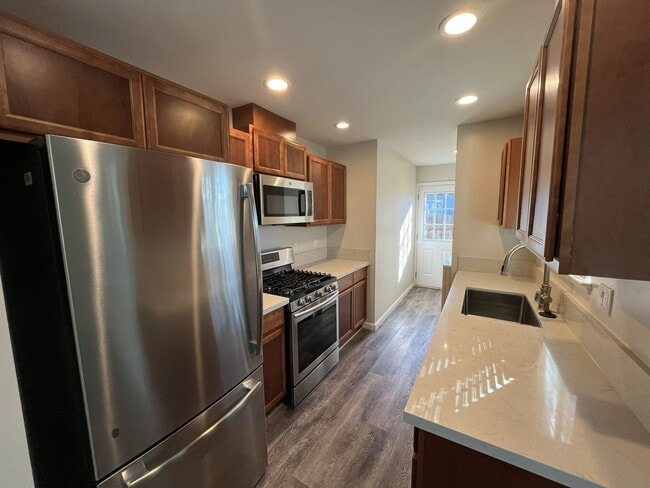 Building Photo - SAC T 2569