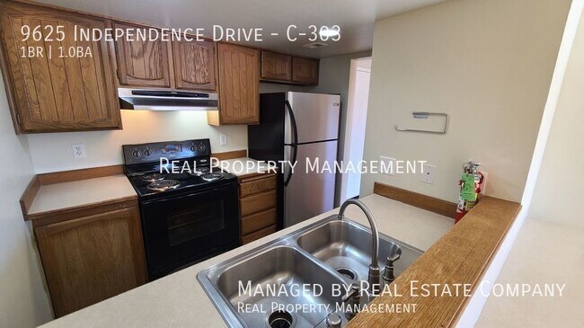 Building Photo - 9625 Independence Dr