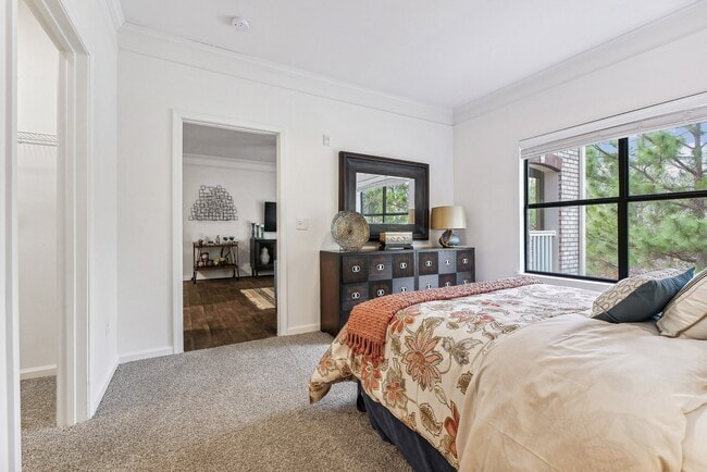 Building Photo - Waterstone