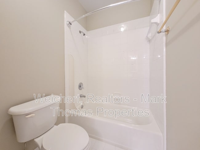 Building Photo - 116 Hamilton Hedge Pl