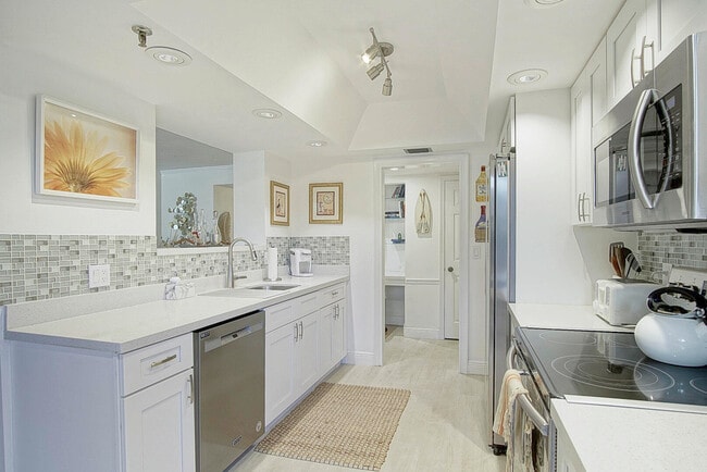 Building Photo - 2400 S Ocean Dr