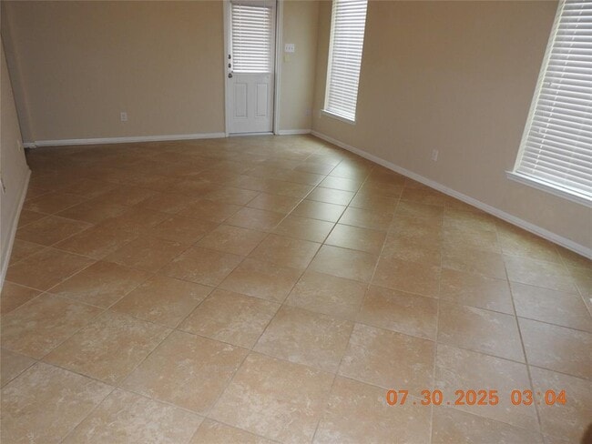 Building Photo - 3667 Raintree Village Dr