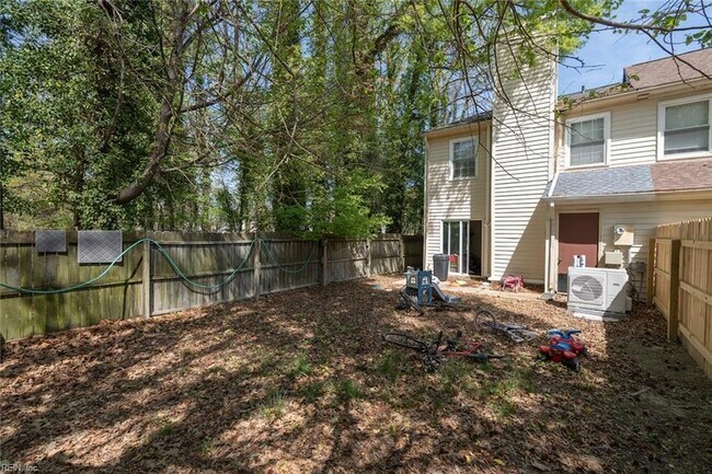 Building Photo - 5479 Lynbrook Landing