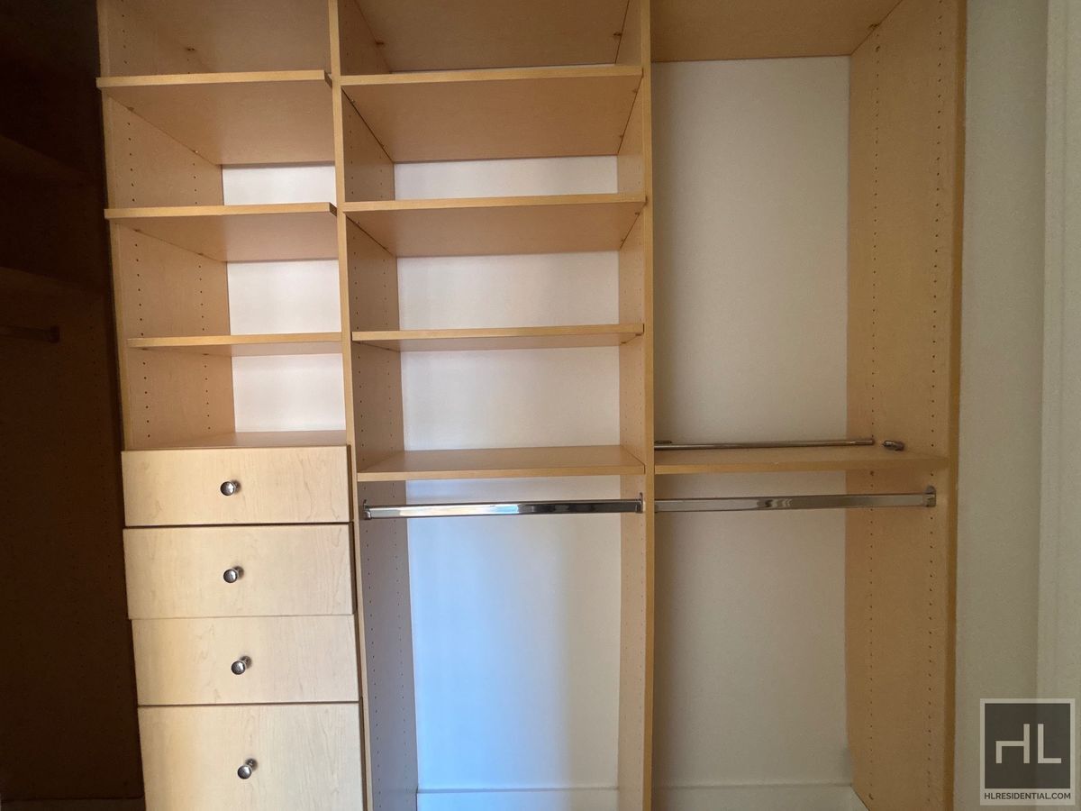 Building Photo - Fourth Avenue